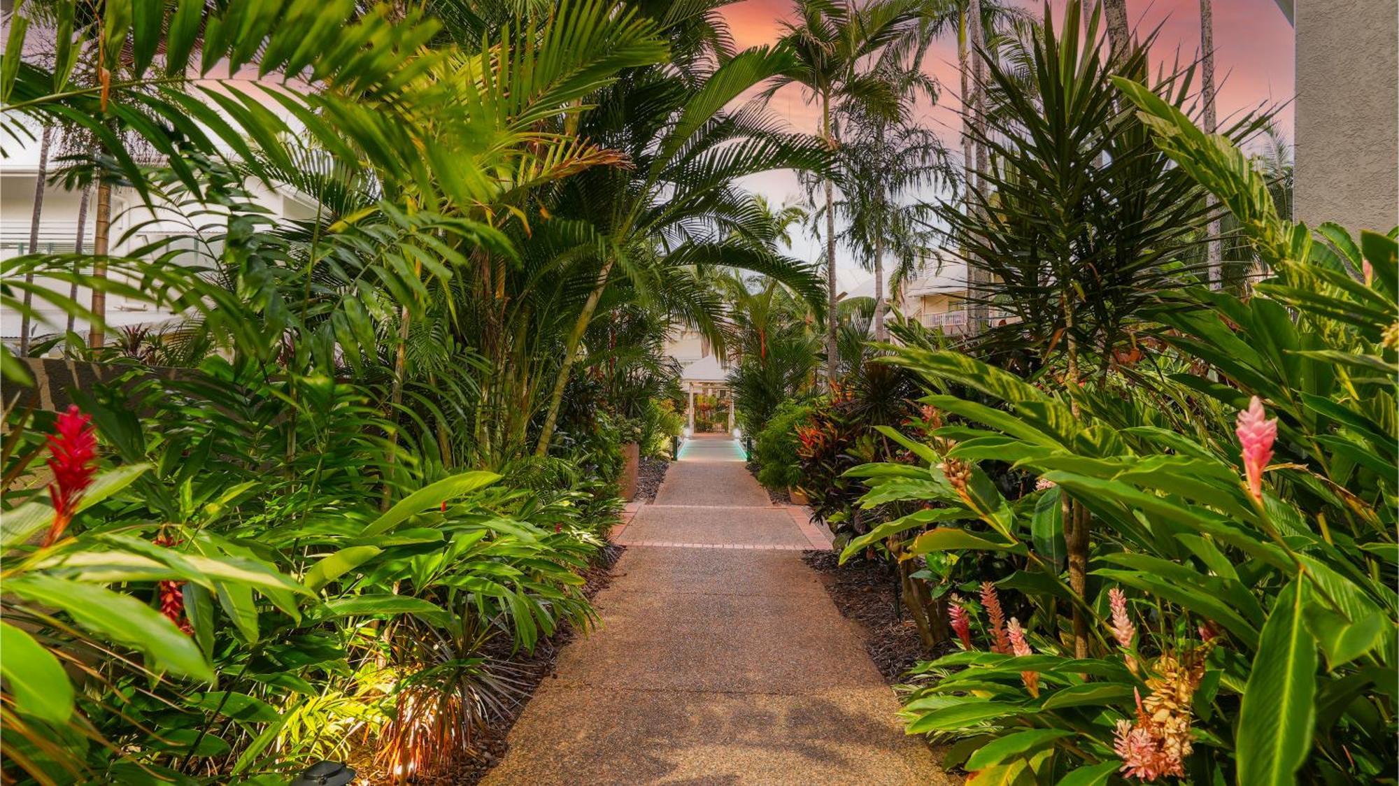 Coral Sands Beachfront Resort Trinity Beach Esterno foto