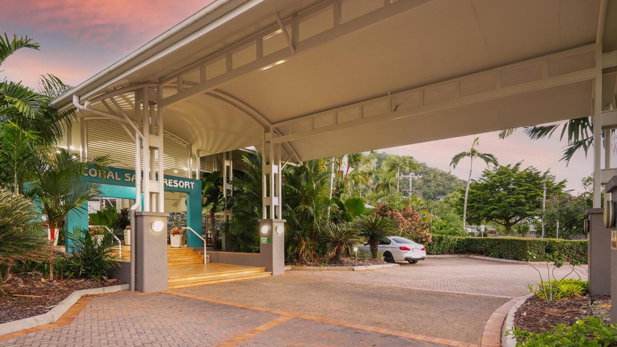 Coral Sands Beachfront Resort Trinity Beach Esterno foto