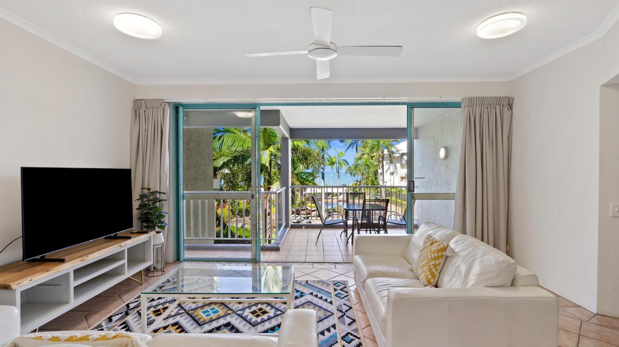 Coral Sands Beachfront Resort Trinity Beach Esterno foto