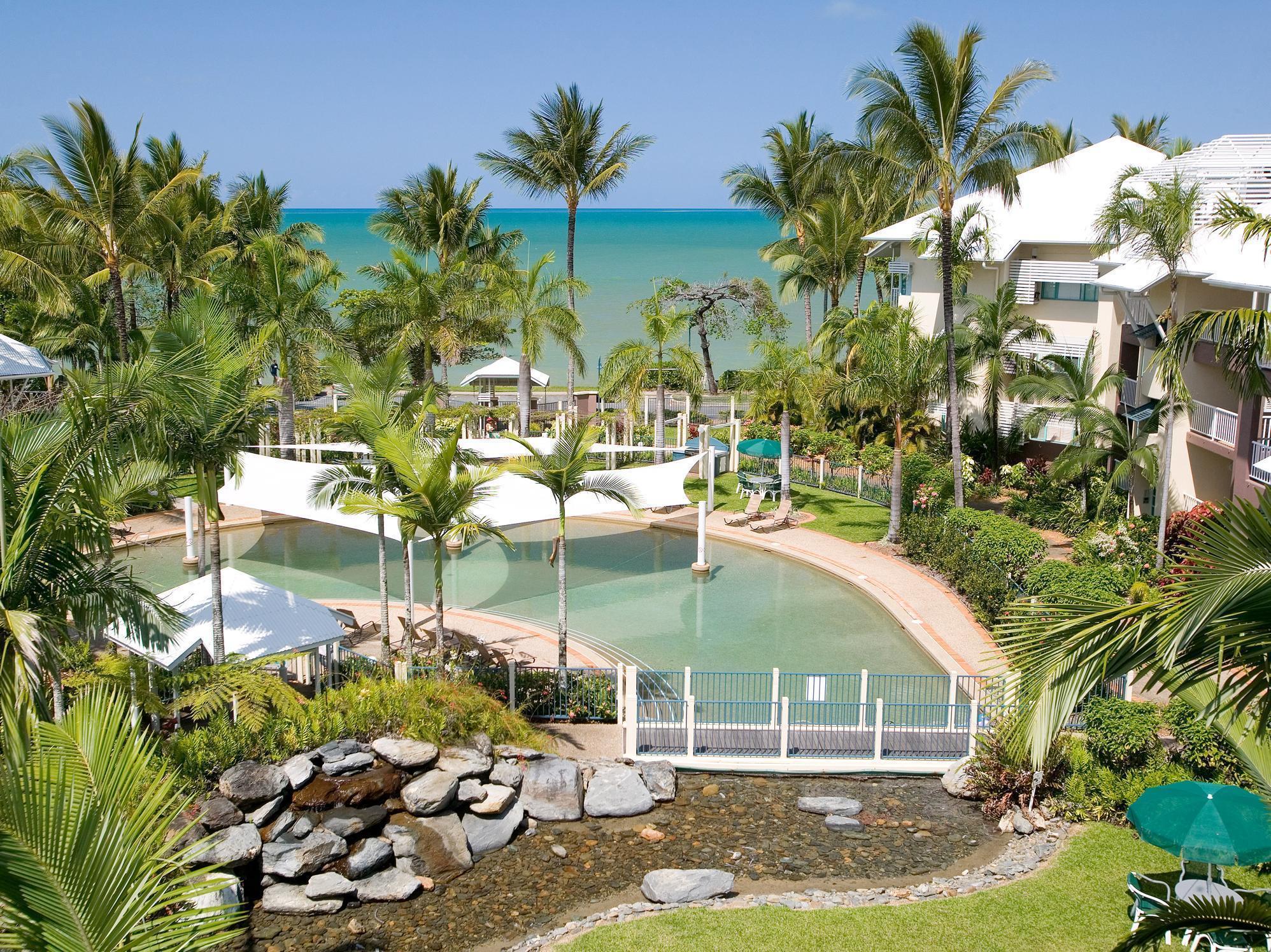 Coral Sands Beachfront Resort Trinity Beach Esterno foto